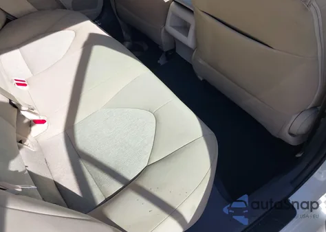 2018 Toyota Camry Le z USA, uszkodzony, nr VIN 4T1B11HK4JU061956